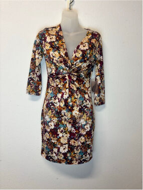 FOREVER 21 Fitted Floral Mini Dress Small